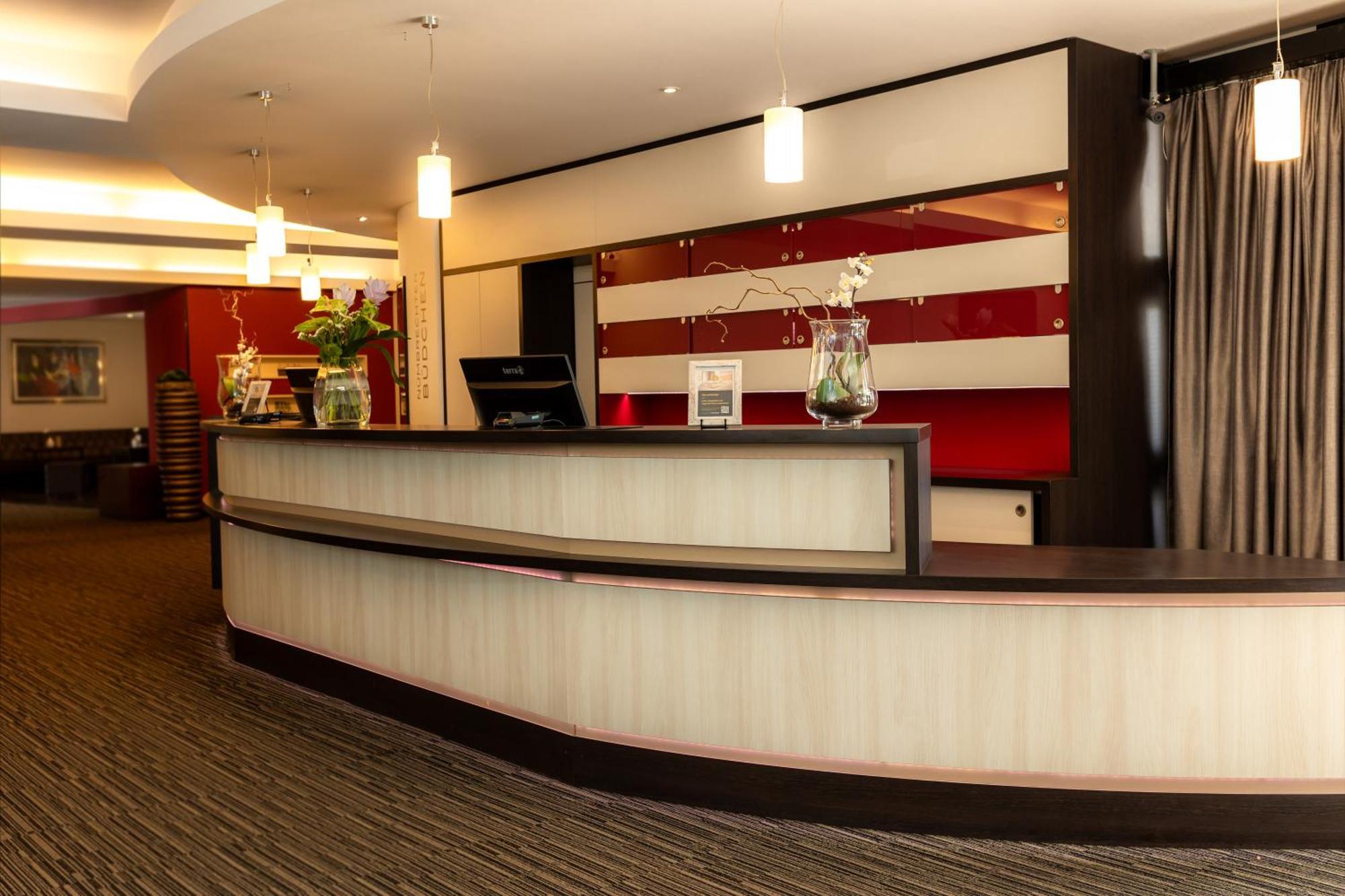 Parkhotel Nuembrecht Ngoại thất bức ảnh