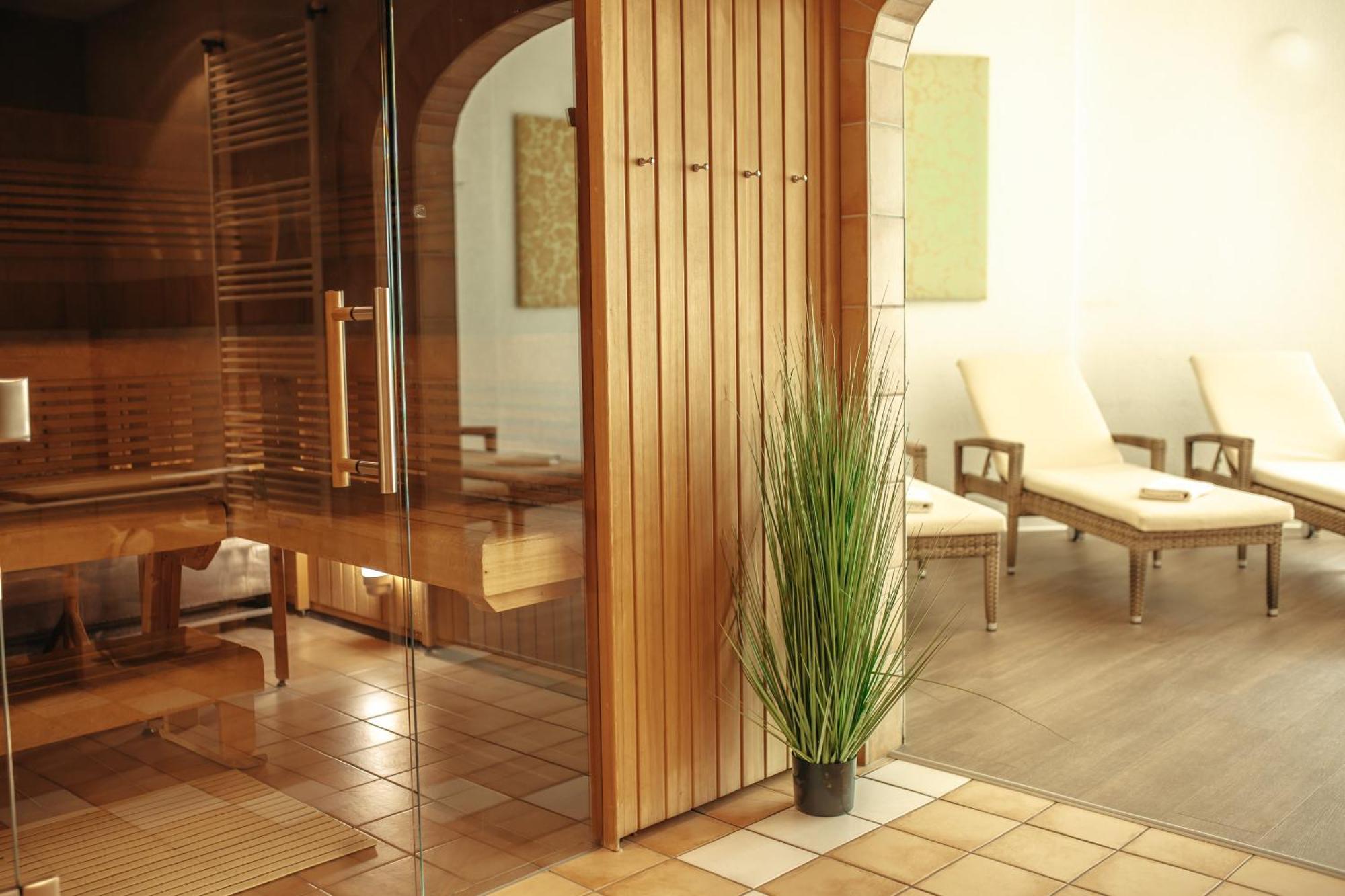 Parkhotel Nuembrecht Ngoại thất bức ảnh