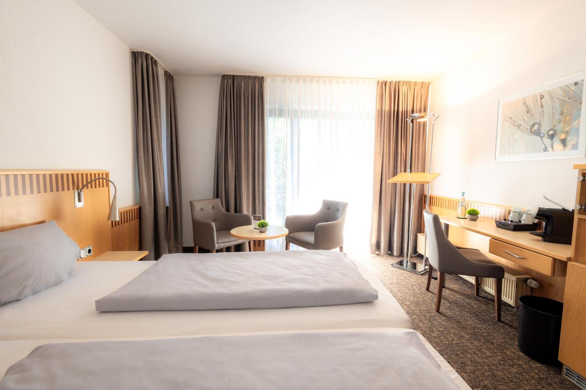 Parkhotel Nuembrecht Ngoại thất bức ảnh